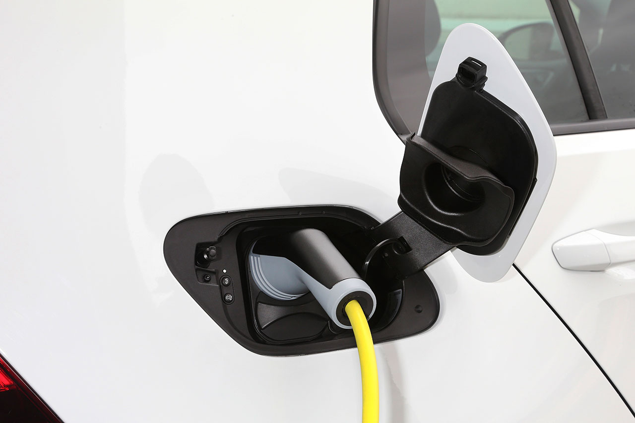 El Bil Volgswagen E-golf charger